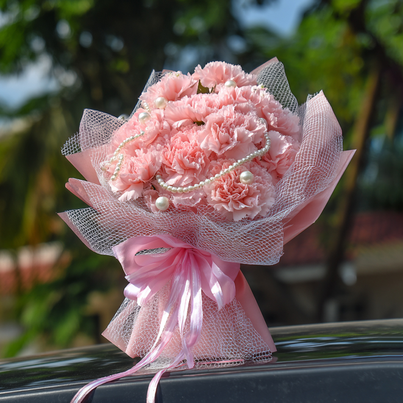 How to write the congratulatory message for the College Park store opening flower basket?
